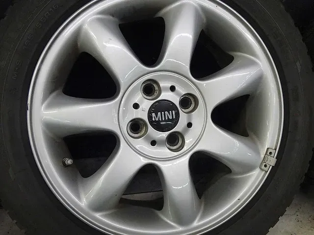 Mini (cooper) velgen, inclusief goodyear banden - afbeelding 4 van  9