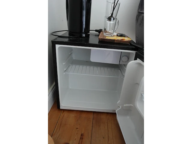 Mini koelkast klarstein + diversen - afbeelding 3 van  4