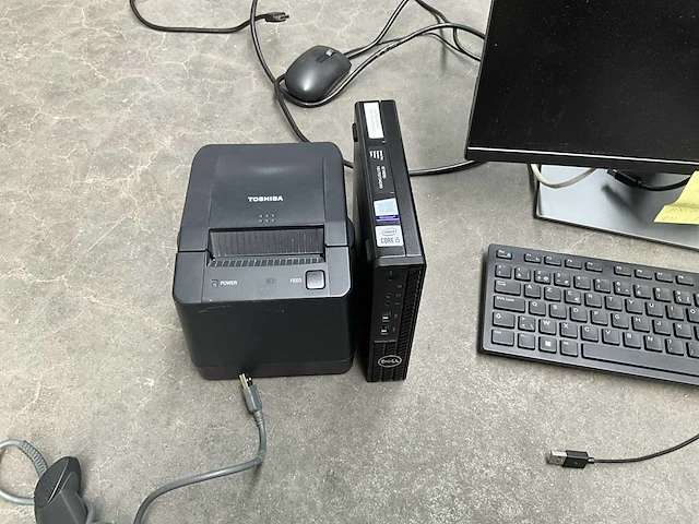 Mini pc dell optiplex 3080 + monitor dell en toebehoren - afbeelding 3 van  9
