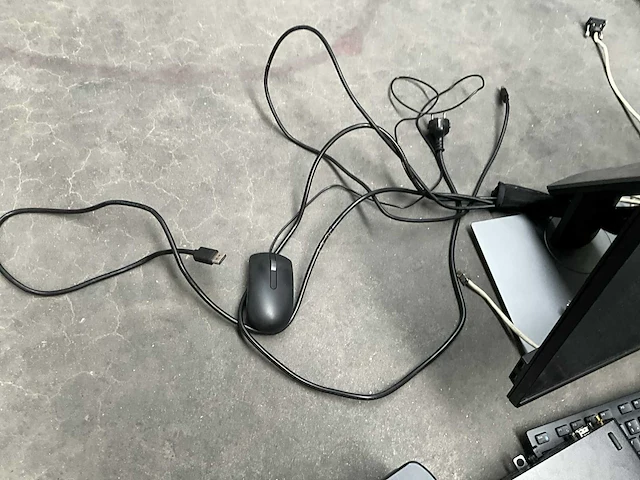 Mini pc dell optiplex 3080 + monitor dell en toebehoren - afbeelding 7 van  9