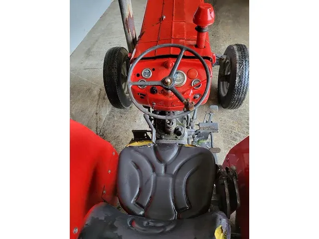 Mini tractor massey ferguson 135 + pistesleep - afbeelding 7 van  10
