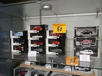 Miniatuur autos - 13 stuks whitebox - afbeelding 1 van  5