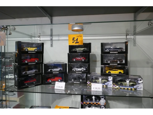 Miniatuur autos - 15 stuks minischamps - afbeelding 1 van  4