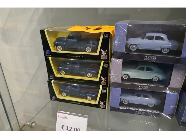 Miniatuur autos - 16 stuks atlas - dominique chapatte - afbeelding 2 van  4