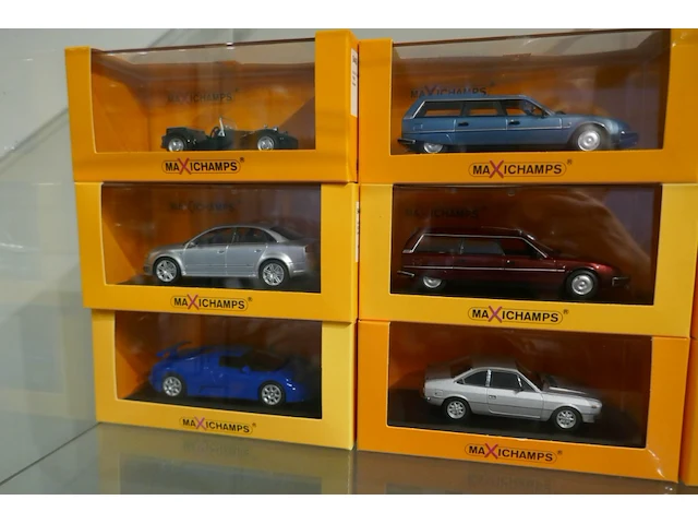 Miniatuur autos - 16 stuks maxichamps - afbeelding 2 van  4