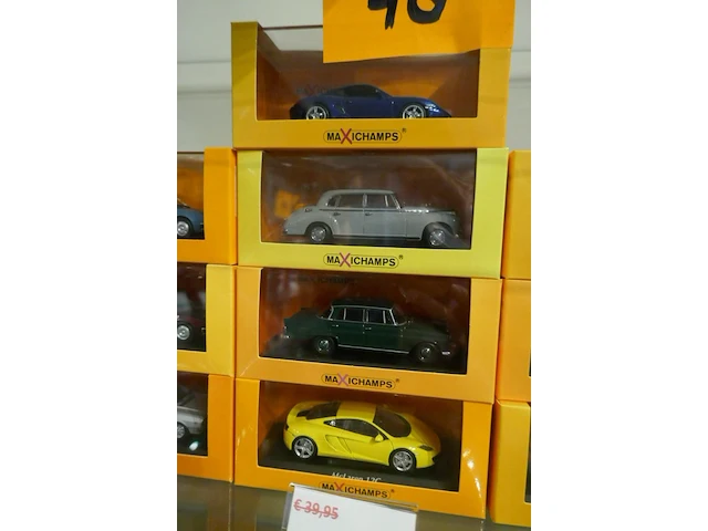 Miniatuur autos - 16 stuks maxichamps - afbeelding 4 van  4