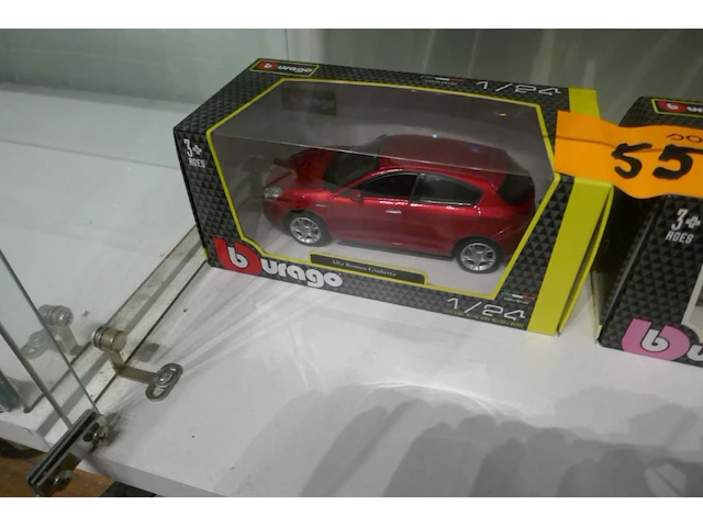 Miniatuur autos - 3 stuks maisto - burago + motos - afbeelding 2 van  8