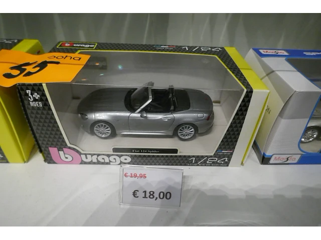 Miniatuur autos - 3 stuks maisto - burago + motos - afbeelding 3 van  8