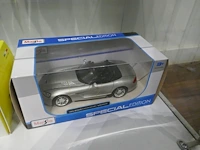 Miniatuur autos - 3 stuks maisto - burago + motos - afbeelding 4 van  8
