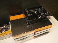 Miniatuur autos - 3 stuks maisto - burago + motos - afbeelding 7 van  8