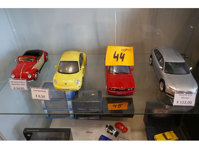 Miniatuur autos - 4 stuks - afbeelding 1 van  5