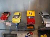 Miniatuur autos - 4 stuks - afbeelding 1 van  5