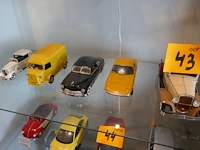 Miniatuur autos - 5 stuks - afbeelding 1 van  6