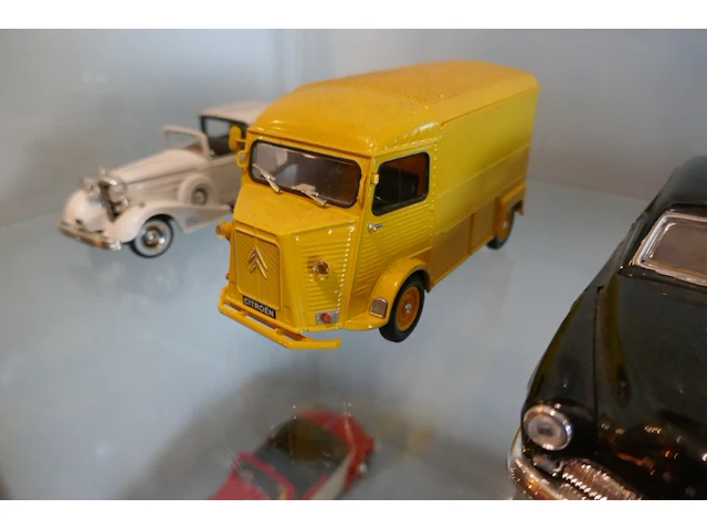 Miniatuur autos - 5 stuks - afbeelding 5 van  6