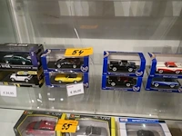 Miniatuur autos - 8 stuks bos - green light - afbeelding 1 van  4