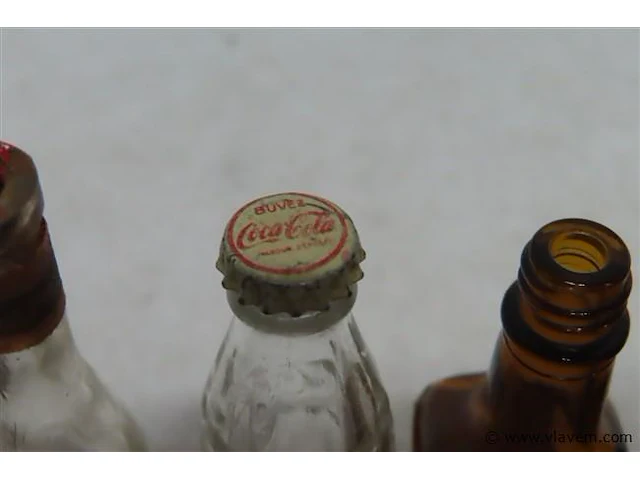 Miniatuur reclamevoorwerpen, oa flesje coca-cola - afbeelding 3 van  4