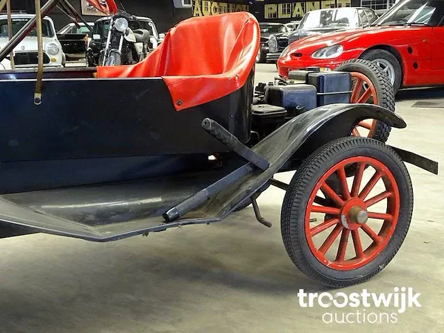 Miniatuur recreatie 'ford model-t' mcdonough (barn-find) - afbeelding 12 van  23