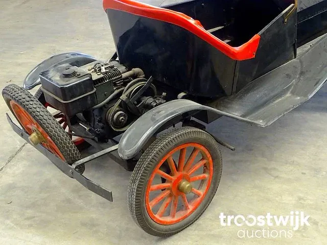 Miniatuur recreatie 'ford model-t' mcdonough (barn-find) - afbeelding 15 van  23