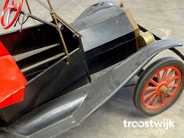 Miniatuur recreatie 'ford model-t' mcdonough (barn-find) - afbeelding 16 van  23