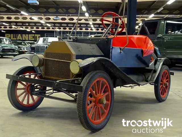 Miniatuur recreatie 'ford model-t' mcdonough (barn-find) - afbeelding 1 van  23