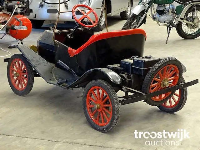 Miniatuur recreatie 'ford model-t' mcdonough (barn-find) - afbeelding 3 van  23