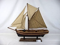 Miniatuur zeilboot jolie brise - afbeelding 1 van  4