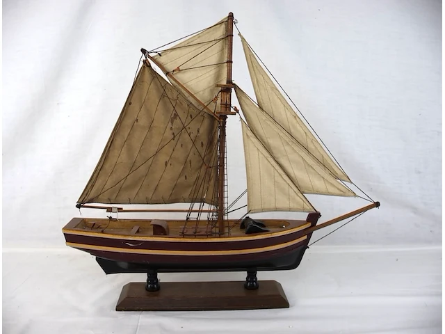 Miniatuur zeilboot jolie brise - afbeelding 3 van  4
