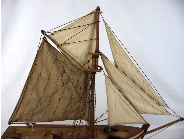 Miniatuur zeilboot jolie brise - afbeelding 4 van  4