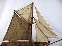 Miniatuur zeilboot jolie brise - afbeelding 4 van  4