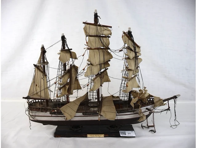 Miniatuur zeilschip great republic - afbeelding 1 van  4