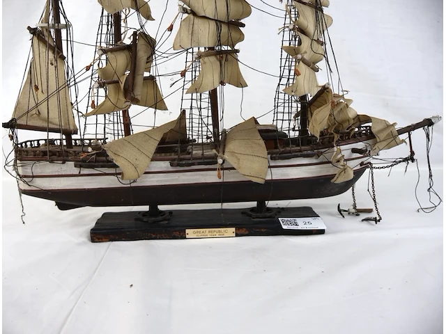 Miniatuur zeilschip great republic - afbeelding 3 van  4