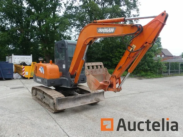 Minigraafmachine op rupsbanden doosan dh55-v - afbeelding 12 van  26