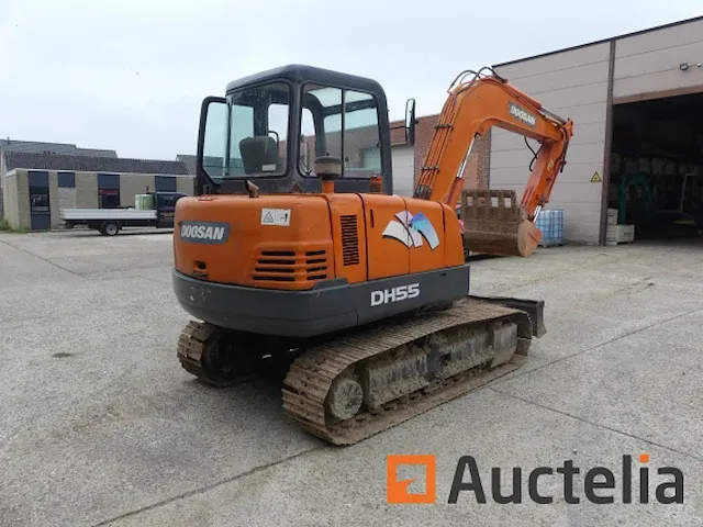 Minigraafmachine op rupsbanden doosan dh55-v - afbeelding 20 van  26