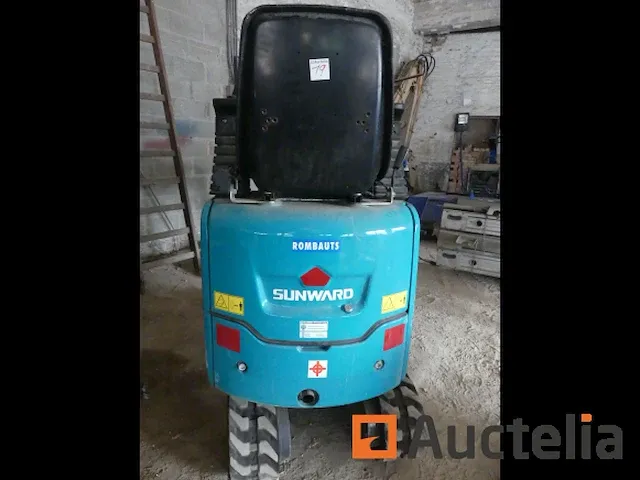 Minigraafmachine over rupsbanden sunward swe08d - afbeelding 7 van  18