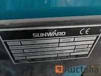 Minigraafmachine over rupsbanden sunward swe08d - afbeelding 8 van  18