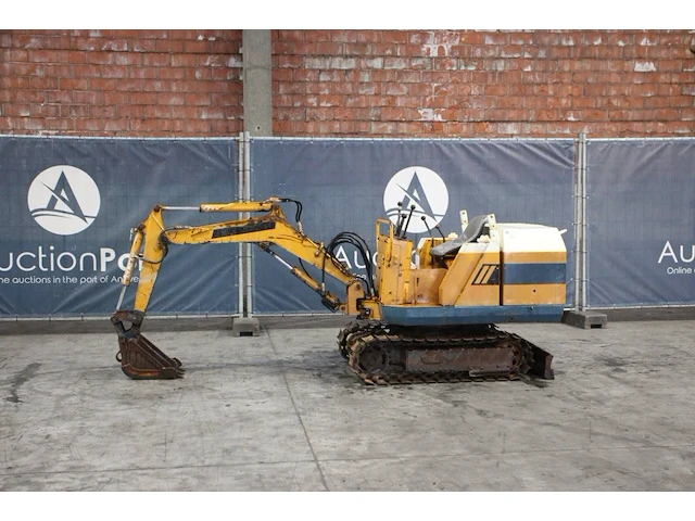Minigraver komatsu pc09 diesel - afbeelding 1 van  1