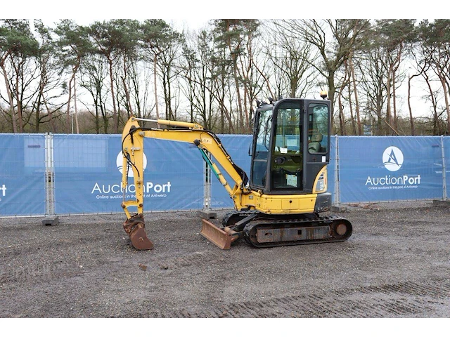 Minigraver komatsu pc26mr-3 diesel - afbeelding 1 van  1