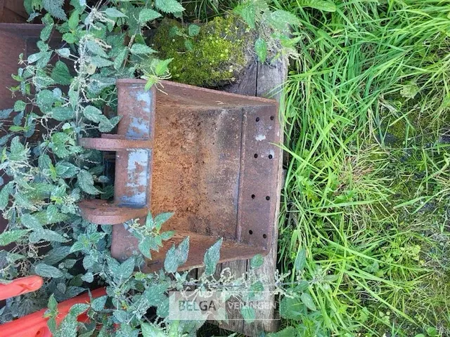 Minigraver met rupsbanden - afbeelding 3 van  11
