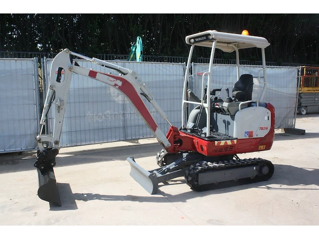 Minigraver takeuchi tb216 diesel 2018 - afbeelding 1 van  1