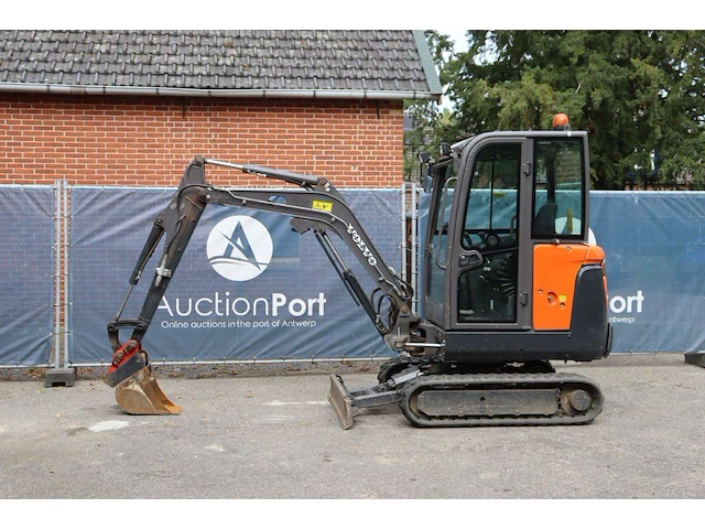 Minigraver volvo ec18d diesel 12kw 2018 - afbeelding 1 van  1