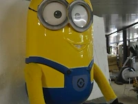Minion h=85cm (bril en voet beschadigd) - afbeelding 2 van  4