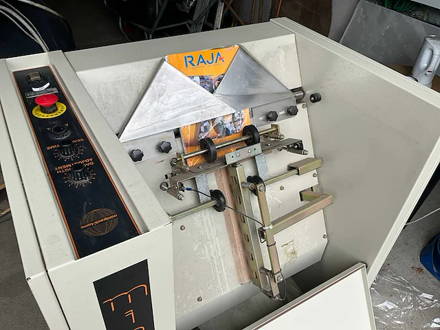 Minipack torre mailbag verpakkingsmachine - afbeelding 10 van  11