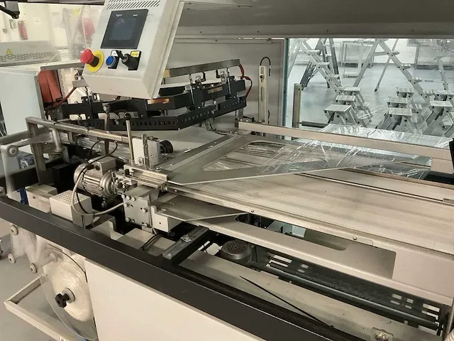 Minipack-torre pratika 56cs foliemachine met krimptunnel - afbeelding 7 van  12