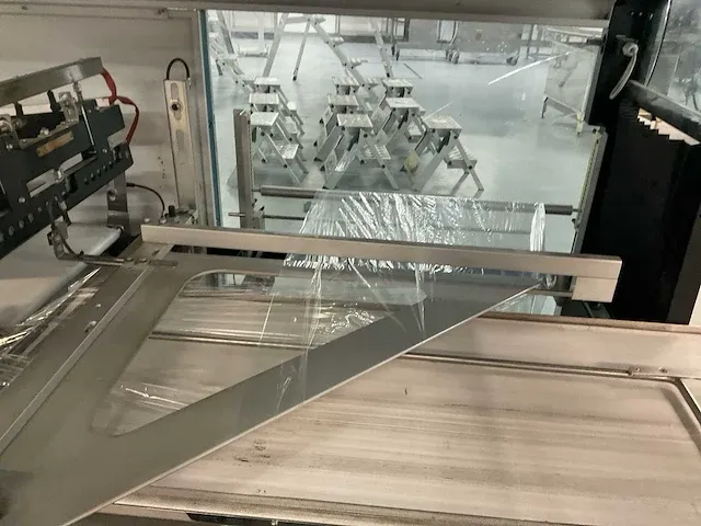 Minipack-torre pratika 56cs foliemachine met krimptunnel - afbeelding 8 van  12