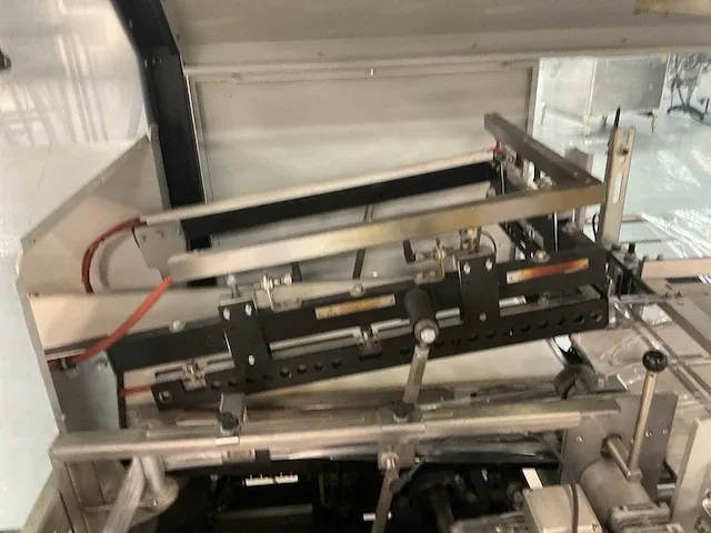 Minipack-torre pratika 56cs foliemachine met krimptunnel - afbeelding 11 van  12