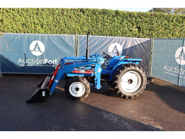 Minitractior iseki tl2300f diesel refit met voorlader - afbeelding 1 van  1