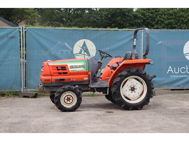 Minitractor hinomoto nx23 diesel 23pk - afbeelding 1 van  1