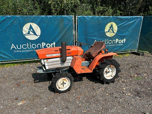 Minitractor kubota b1200 diesel 12pk - afbeelding 1 van  1