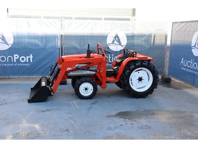 Minitractor kubota b1600 diesel 20pk met voorlader - afbeelding 1 van  1