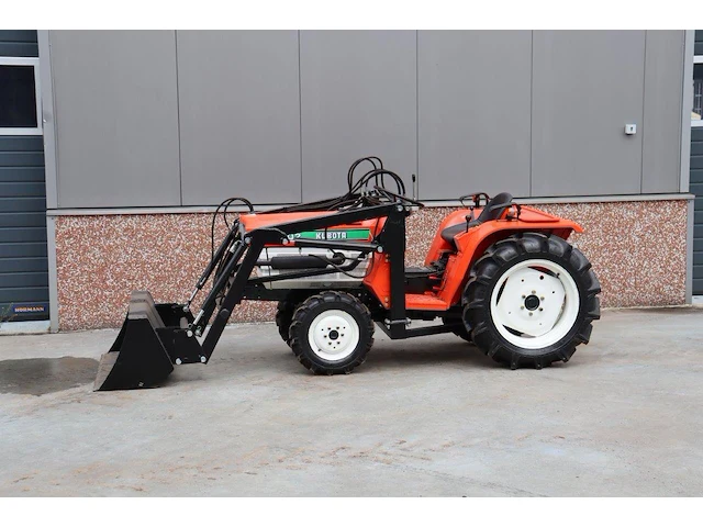 Minitractor kubota b1702 diesel 17pk met voorlader - afbeelding 1 van  1